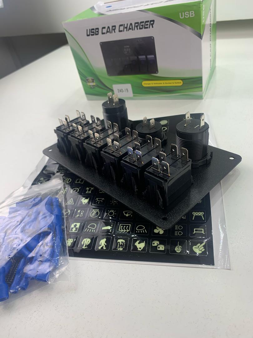 لوحة تحكم 12V للسيارات والقوارب مع شاشة عرض الفولتية ⚡🚤 - الصورة 8