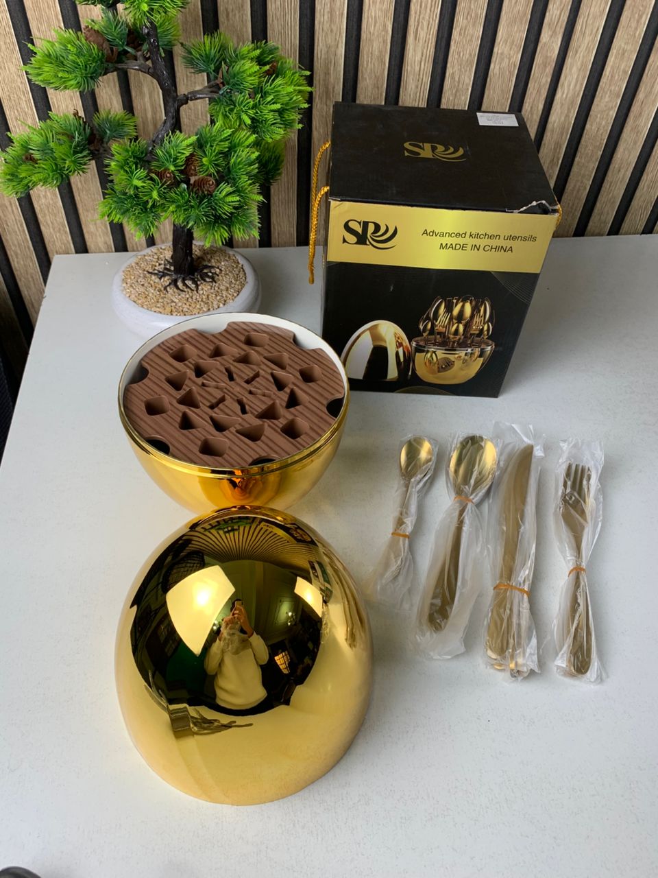 طقم أدوات مائدة إبداعي على شكل بيضة بلون ذهبي (24 قطعة) 🥚🍴 - الصورة 4